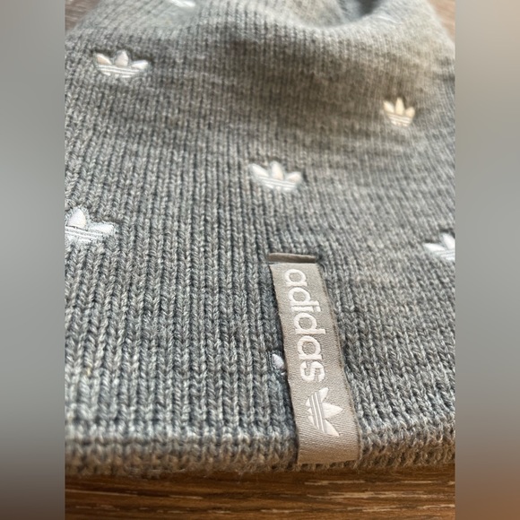 Adidas winter hat - Picture 3 of 5